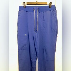 Fabletics matching scrub set